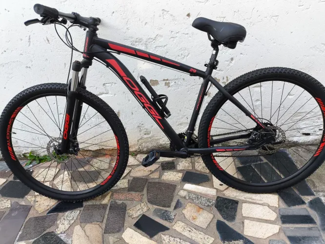 Vendo Bicicleta Oggi sports aro 19 21 marcha semi nova pouco usada 