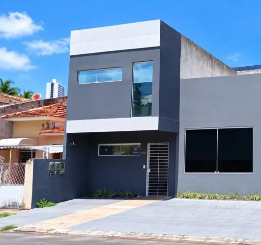 Imóvel para aluguel possui 200 metros quadrados com 9 quartos em Santo Amaro - Recife - PE