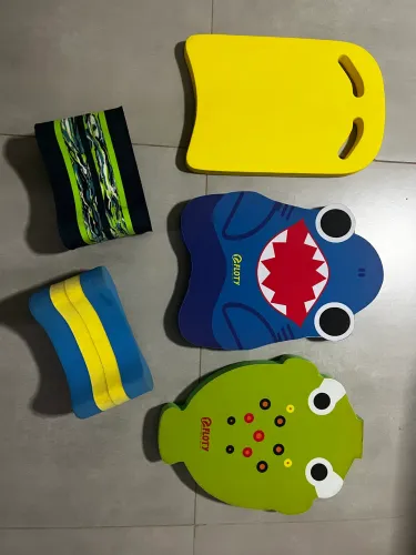 Equipamentos de natação - pranchas e flutuadores