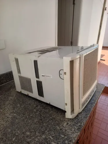 Aparelho de Ar condicionado de gaveta, Cônsul 7.500.