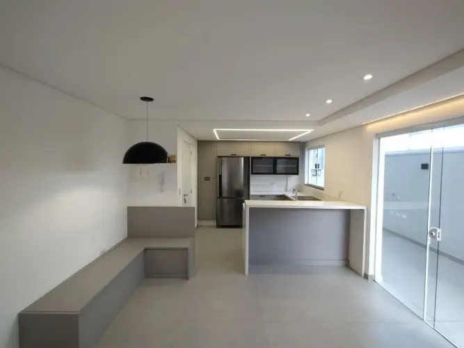 Apartamento semimobiliado com terraço gourmet e garagem para 2 carros à venda no bairro Af