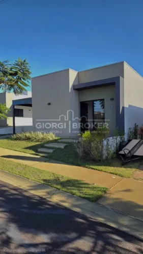 Casa em Condomínio à Venda em São José do Rio Preto-SP - 3 quartos, 1 suíte, 1 sala, 2 ban