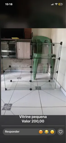 Vendo vitrine pequena
