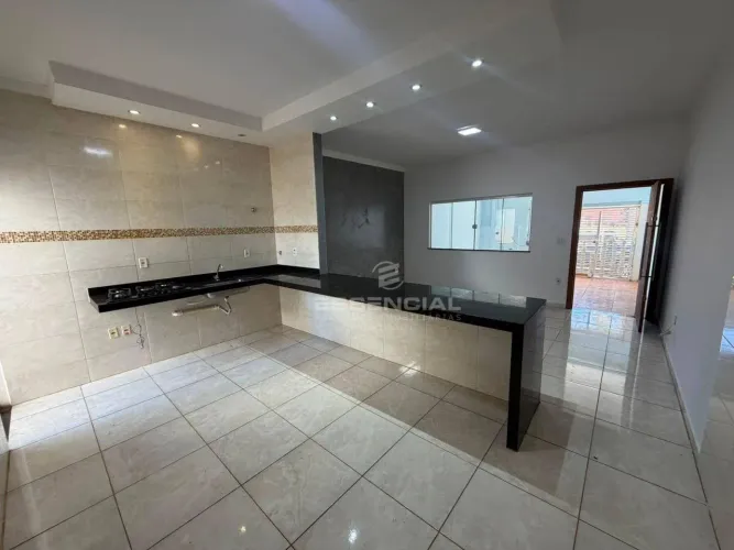 Casa com 2 dormitórios para alugar, 110 m² por R$ 2.000,00/mês - Residencial Ouro Verde - 