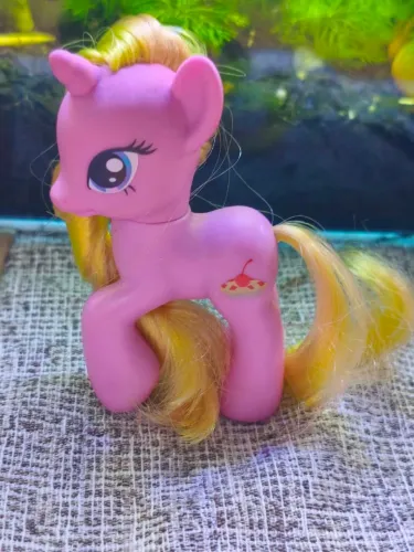 (LER DESC) My Little Pony Cherry Pie em perfeito estado
