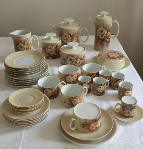 Jogo de chá e café pintado a mão. Retirar em SP