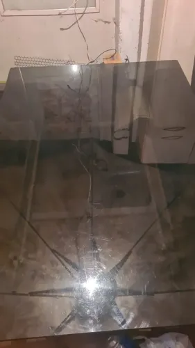 Mesa de vidro preto (Fumê) da Santa Marina