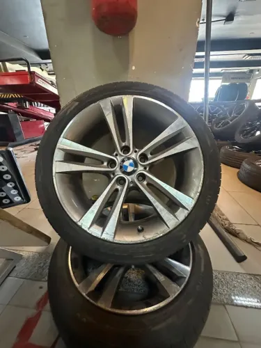 Conjunto BMW aro 18 