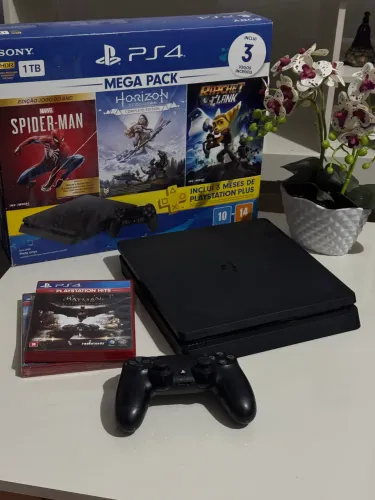 PlayStation 4 (1TB) + 2 jogos