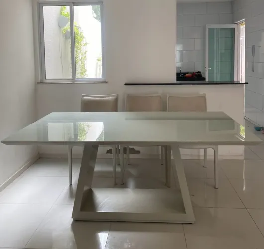 Mesa de jantar como nova