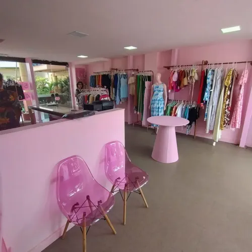 Loja comercial para locação possui 40 m² contando mezanino no Imbuí