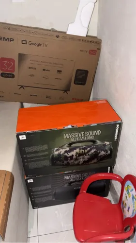 Jbl bombox 4 lacrada