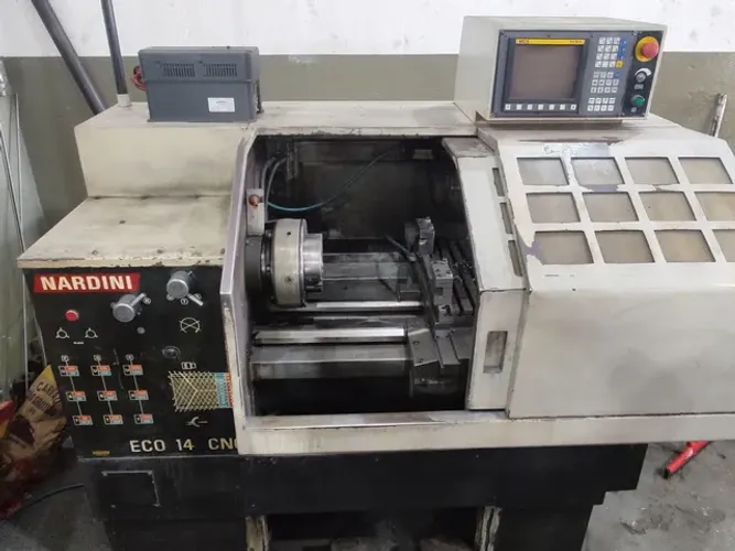 Torno CNC nardini 