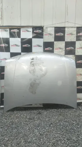 Capô Gol G4 prata com detalhes