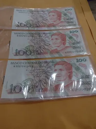 3 cédulas de 100 cruzeiros Cecília Meireles 