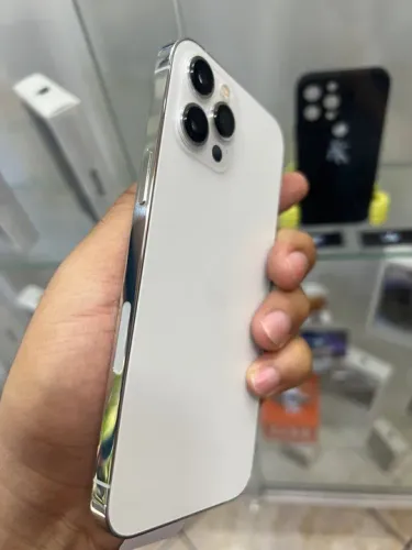 IPhone 12 Pro max bateria 90%