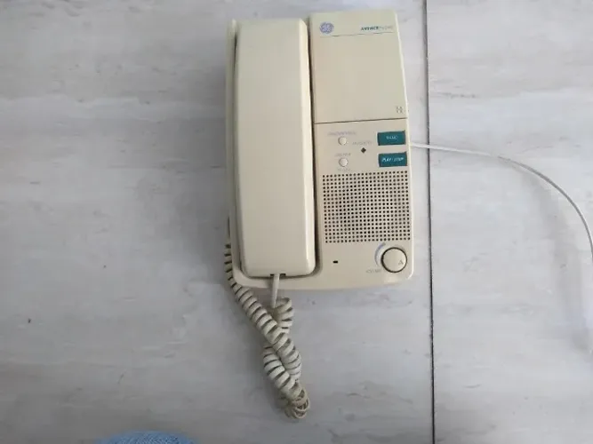 Telefone com secretária eletrônica GE