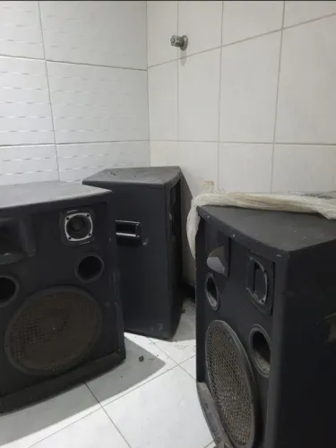 Caixas  de som silenim 