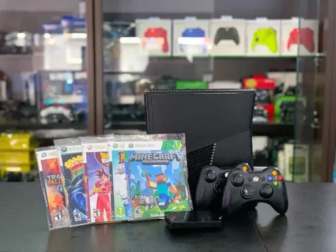  Xbox 360 Slim 250HD Preto LT 3.0 Destr@v@do  (Usado)
