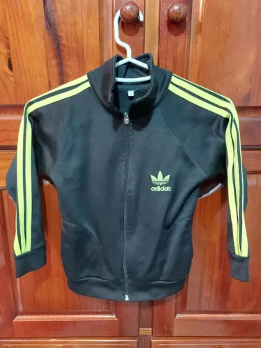 Jaqueta Adidas - Preta com Listras verdes