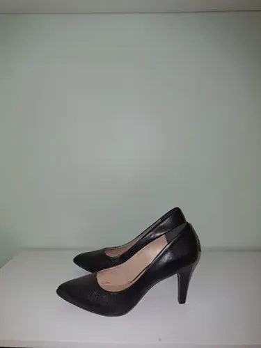 Scarpin preto de couro numero 38 - usado poucas vezes