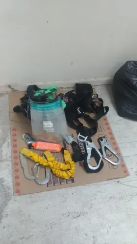 Equipamentos Proteção Individual, varios, nunca usados. E outros.