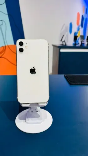 Iphone 11 Semi Novo 100% Saúde de Bateria 64 GB