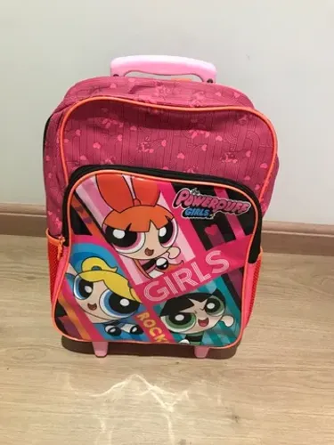 Mochila rodinha nova 