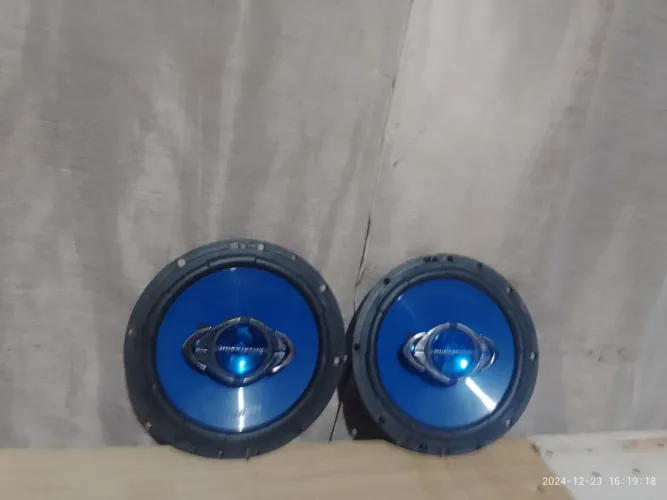 Tenha a melhor qualidade no seu tbm (Auto Falantes Automotivos).