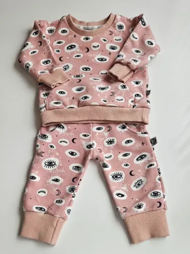 Conjunto de moletom marca Minimalista