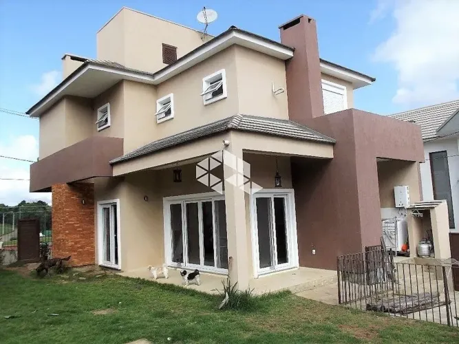Casa à venda no condomínio Mirante do Lago no bairro Hípica na zona sul de Porto Alegre.