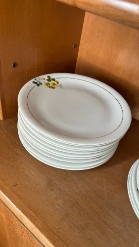 Vendo jogo de jantar 33 peças porcelana Renner Vintage