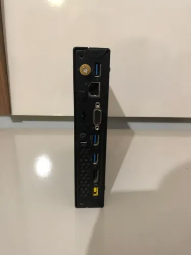 Mini PC Lenovo completo.