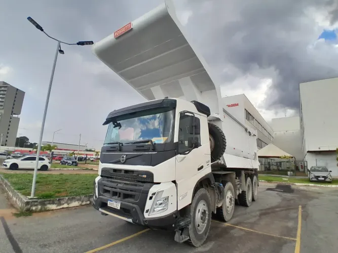 Volvo FMX 500 8x4 2022
