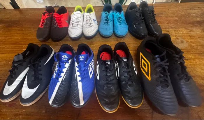 Chuteira Infantil (Lote) Nike e Umbro