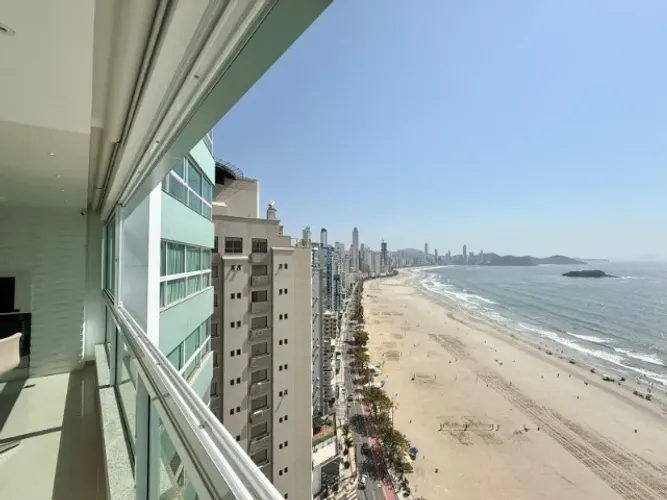 EXCLUSIVO FRENTE MAR 4 suíte, 5 bwc, 3 vg, mobiliado decorado e equipado, pronto pra morar