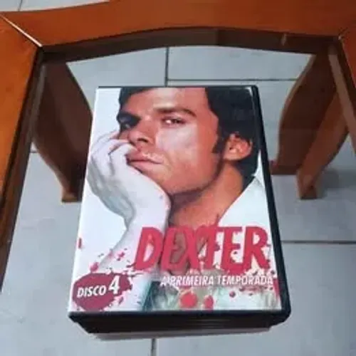 Série Dexter 1º( DVD AUTORAL /GRAVADO )2,3,4 e 5º( ORIGINAIS )temporadas em DVD