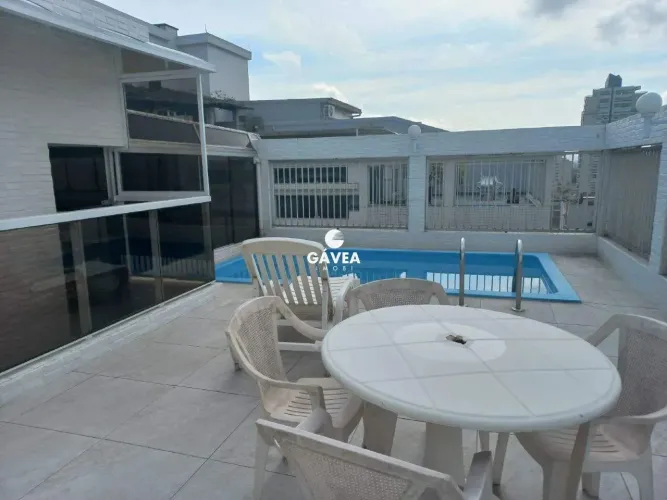 Cobertura à venda no Ponta da Praia em Santos.