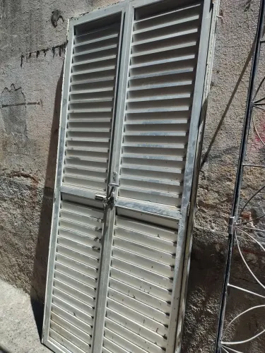 Porta de alumínio dá linha 0,25coisa boa.