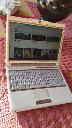 Pequeno notebook Mobile Core2Duo 4 gigas Windows 10 