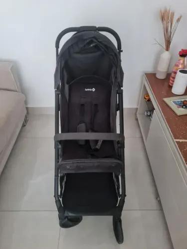 Carrinho de Bebê Preto + Bebê Conforto Safety 1st (Excelente Estado)