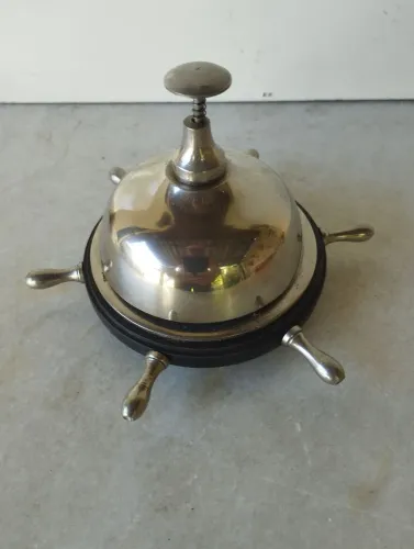 Campainha de mesa antiga 