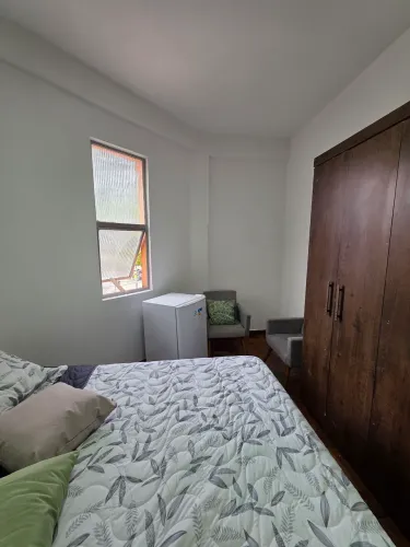 Alugo quarto masculino no Lourdes