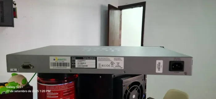 Switch empresarial Gerenciavel Cisco 