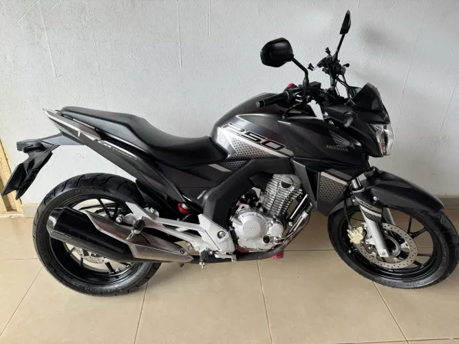 Moto zera nunca caiu único dono particular *