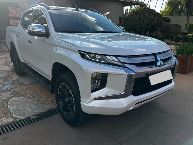 MITSUBISHI L200 TRITON SPORT HPE DIESEL 4x4 APENAS 44.439 KM RODADOS 