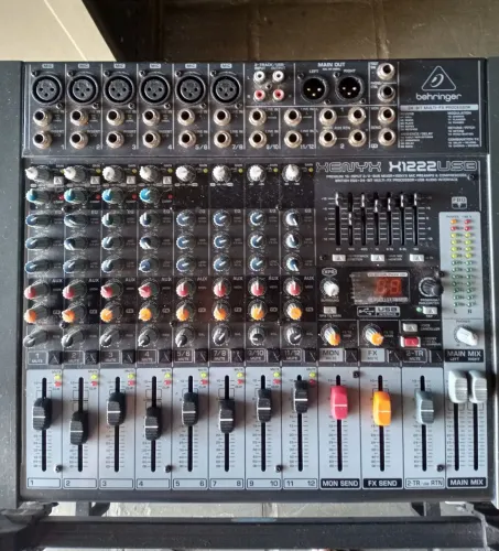 MESA DE SOM BEHRINGER X1222 USB