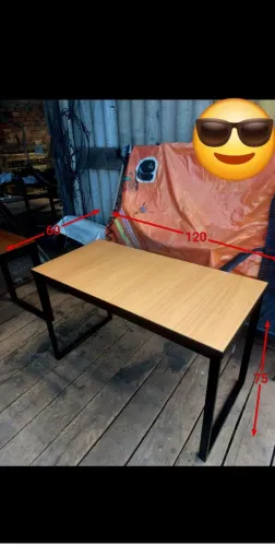 Mesa de Escritório com design moderno e elegante