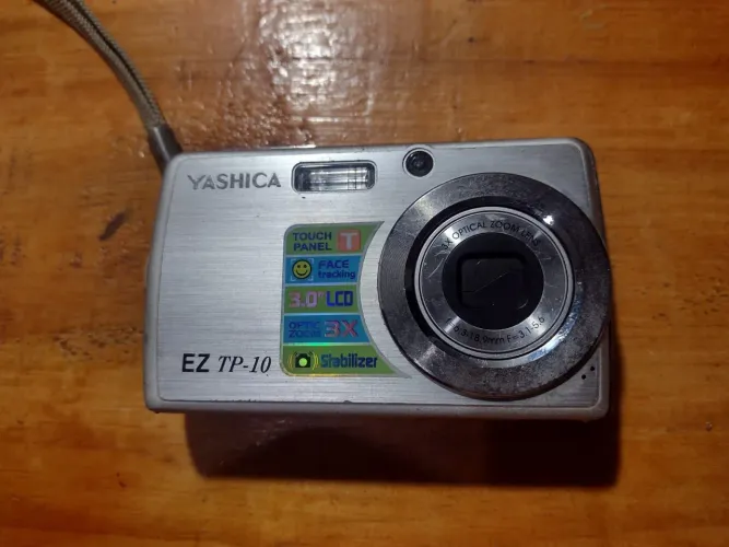 Câmera Digital Yashica