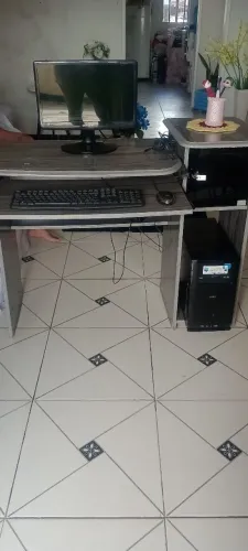 Escrivaninha de Computador linda